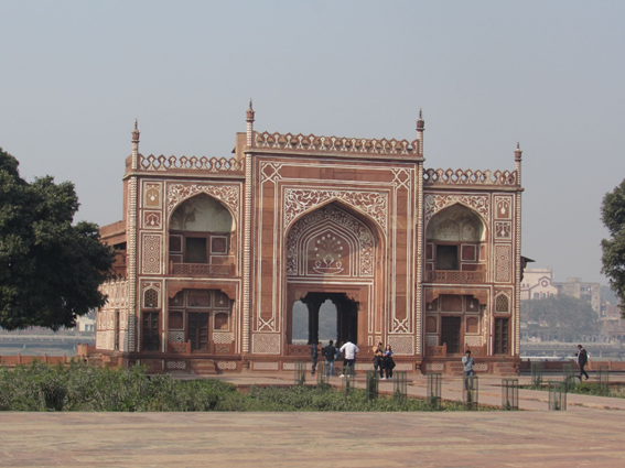 Portão de entrada do mini Taj 