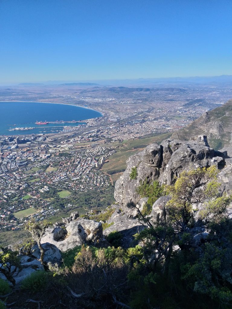 Trilha no topo da Table Mountain - Cidade do Cabo - África do Sul