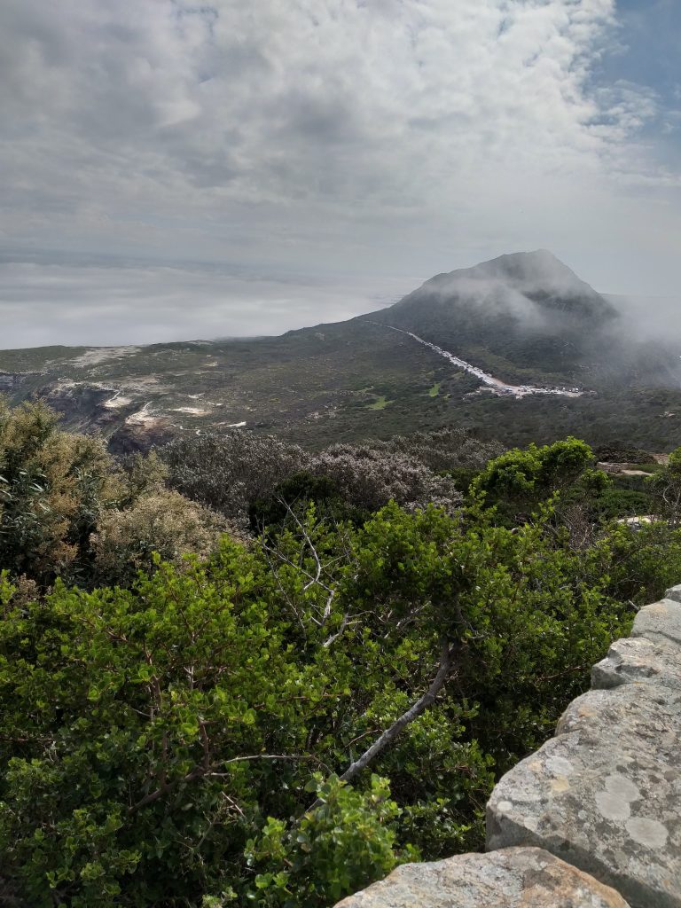 Vista de parte da Table Mountain a partir do Cabo da Boa Esperança - África do Sul